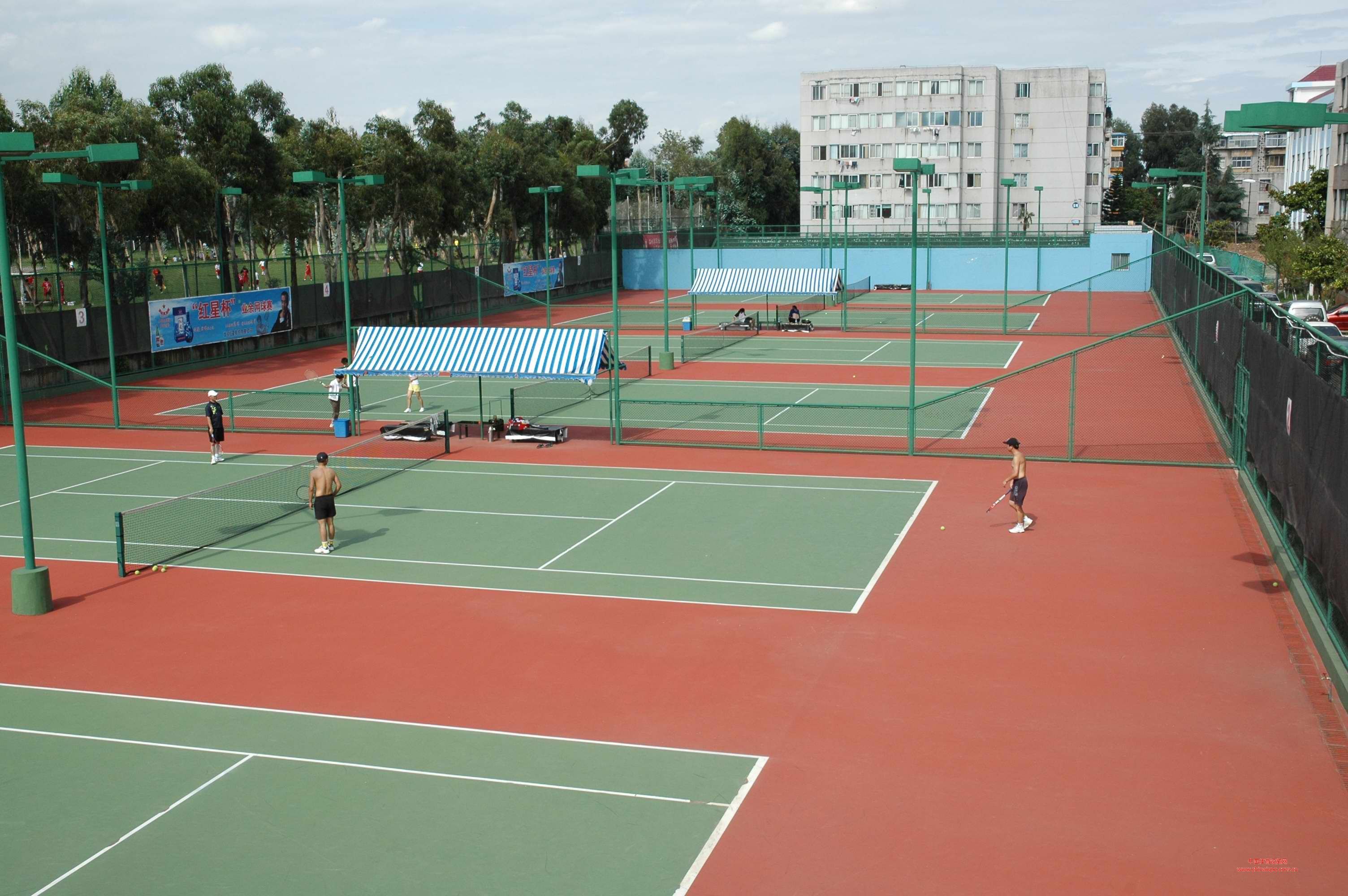 丙烯酸网球场的特点及施工注意事项
